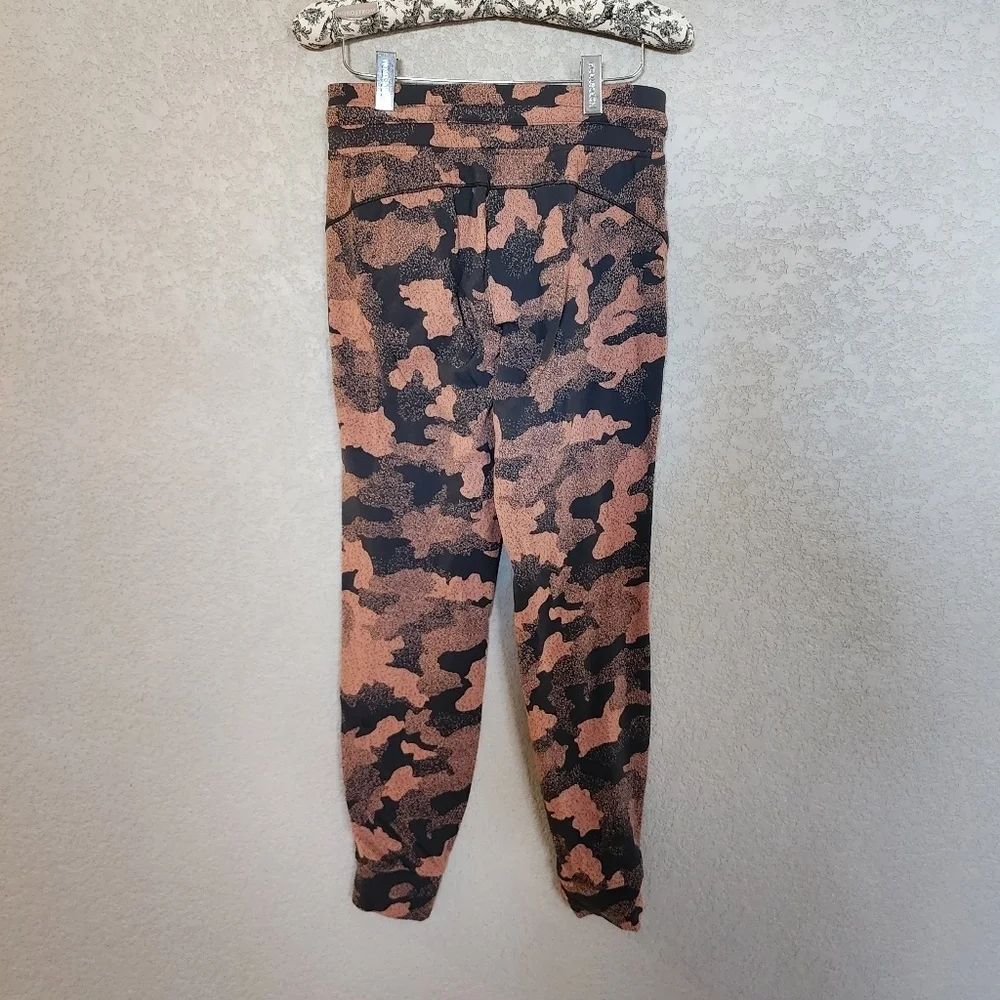 Lululemon Ready to High-Rise jogger size 6